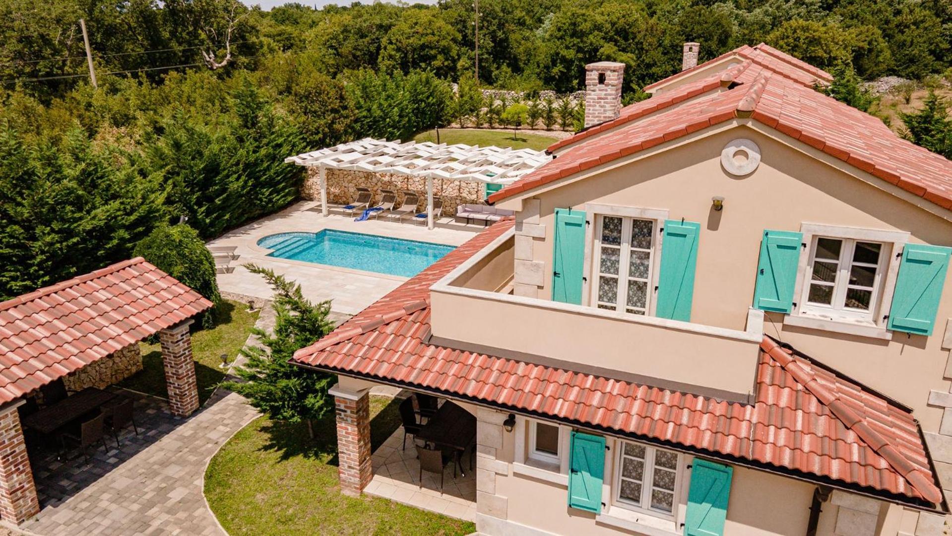 Casa With Pool